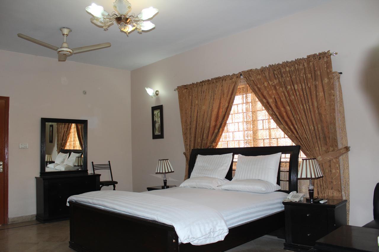 Luxury Inn Karachi Eksteriør billede