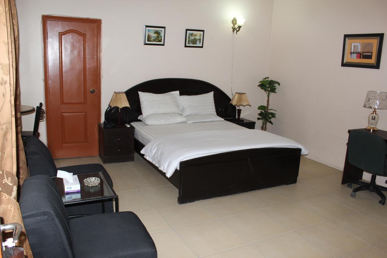 Luxury Inn Karachi Eksteriør billede
