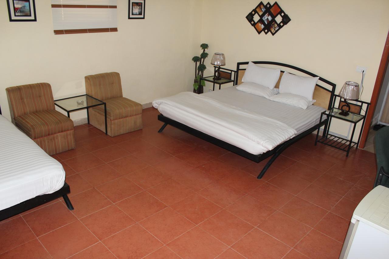 Luxury Inn Karachi Eksteriør billede