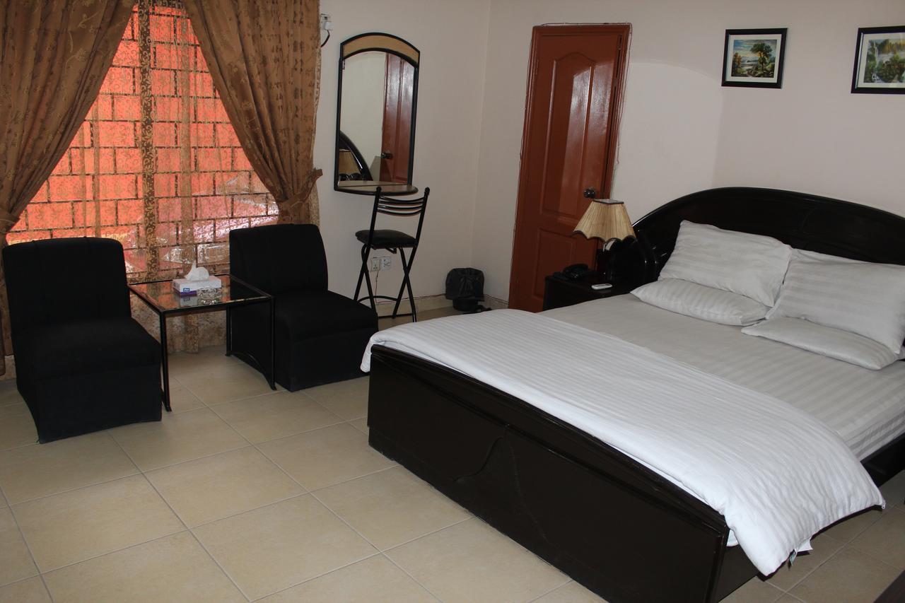 Luxury Inn Karachi Eksteriør billede
