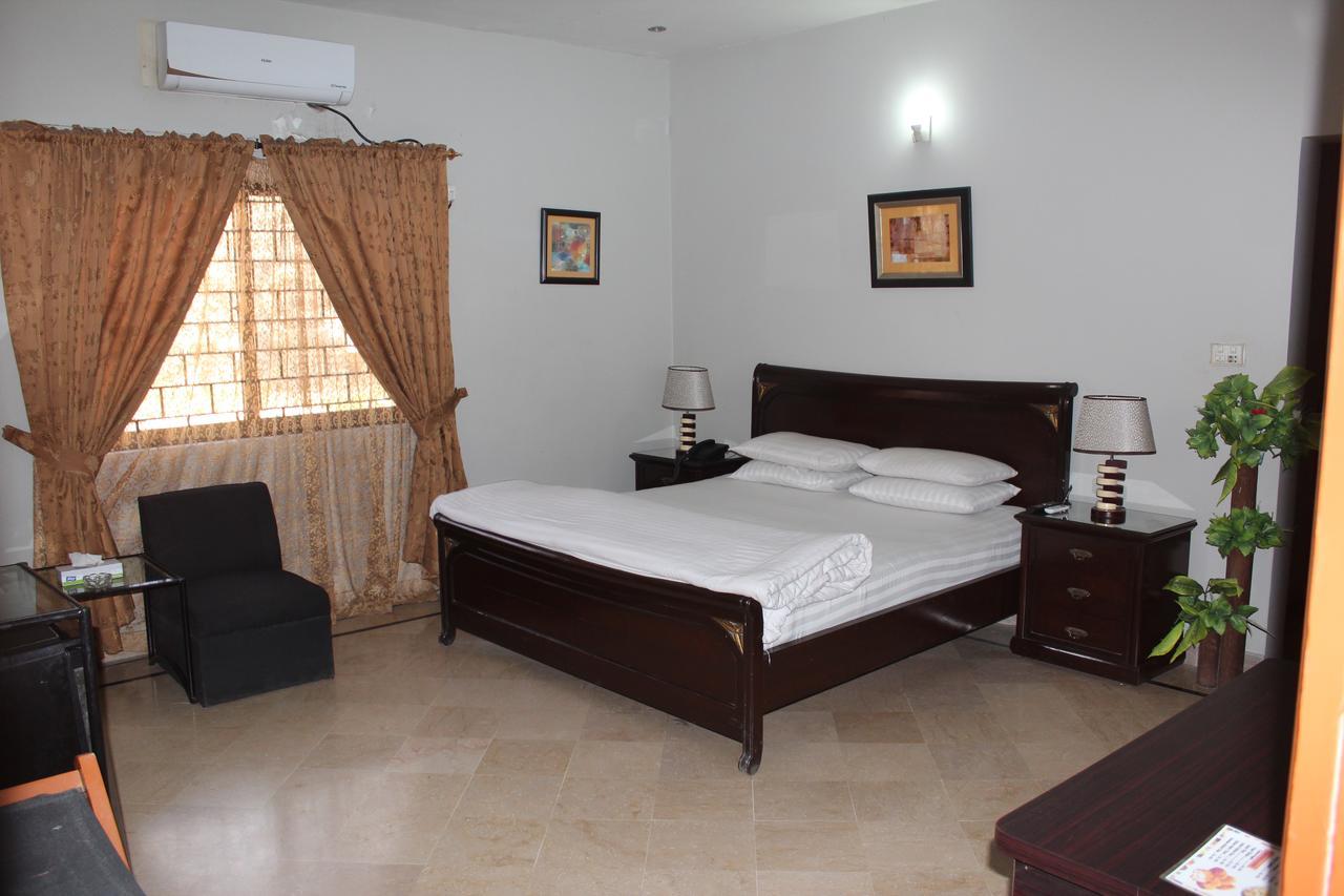 Luxury Inn Karachi Eksteriør billede
