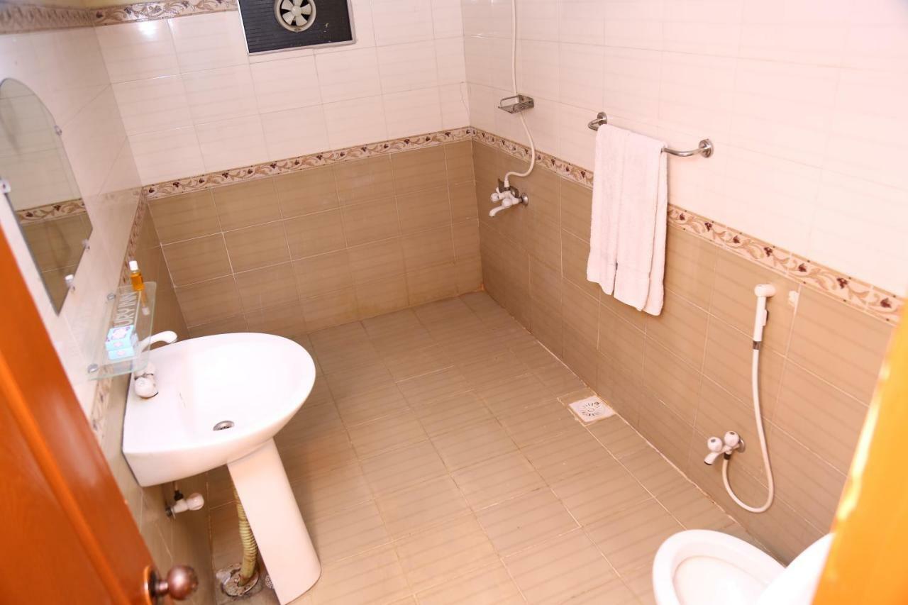 Luxury Inn Karachi Eksteriør billede