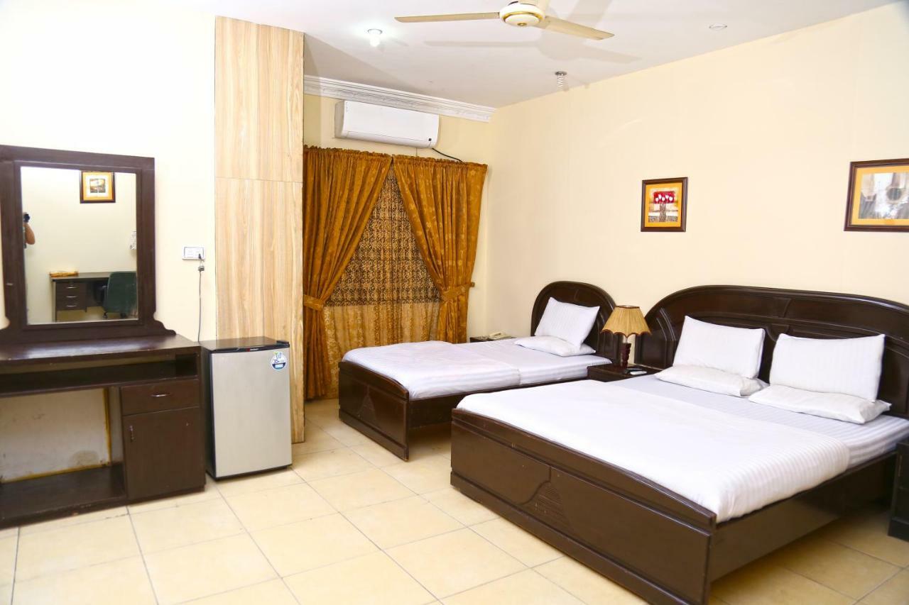 Luxury Inn Karachi Eksteriør billede