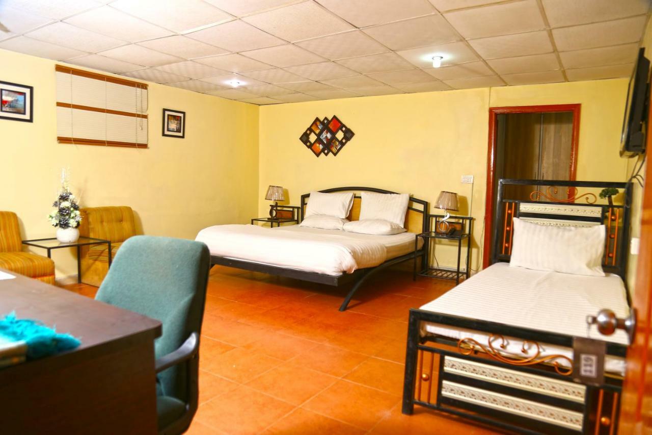 Luxury Inn Karachi Eksteriør billede